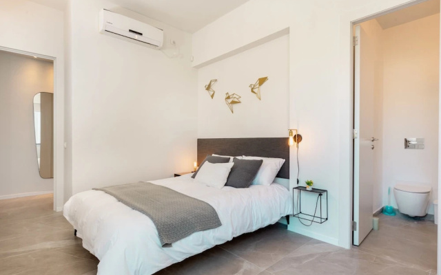 Stylish Apartment with Cozy Vibes by Sea N Rent