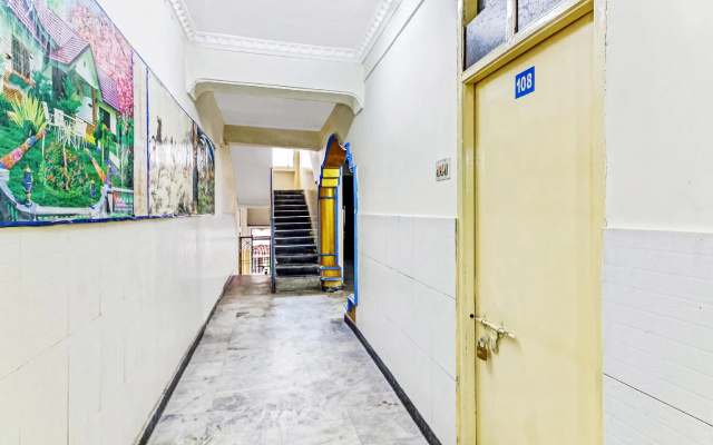 OYO 49125 Suraj Residency