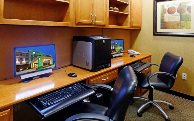 Holiday Inn Batesville by IHG