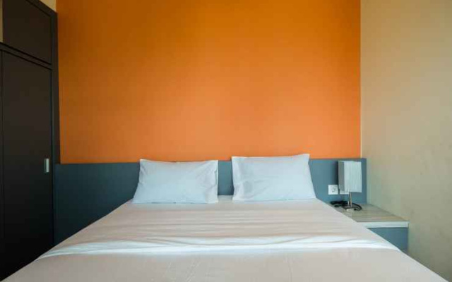 Studio Great Location at Tree Park Apartment By Travelio
