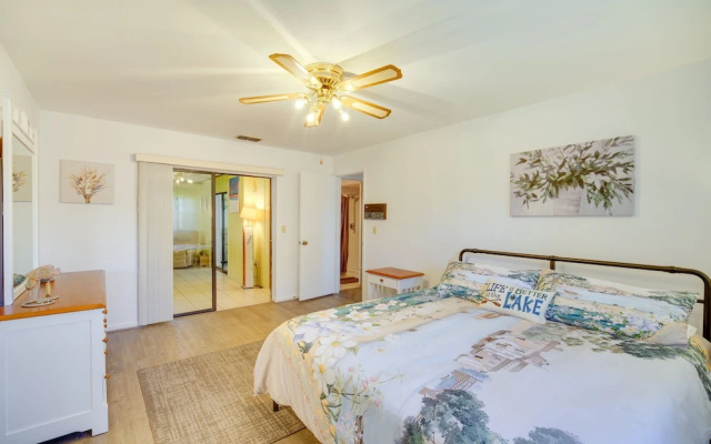 Family-friendly Home on Lake Tulane: Great Views!