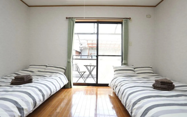 Tsuru House