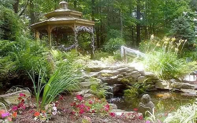 Saratoga Rose Inn & Restaurant