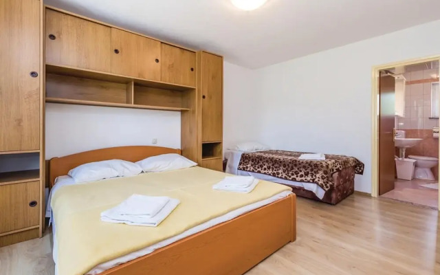Beautiful Home in Brsec With Wifi and 3 Bedrooms