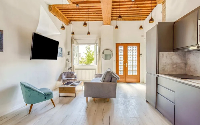 NEW - Modern 2BR Loft-style Apt - Croix-paquet