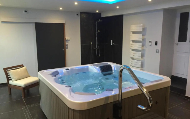 Gite 8 a 14 Personnes En Champagne Avec Jacuzzi