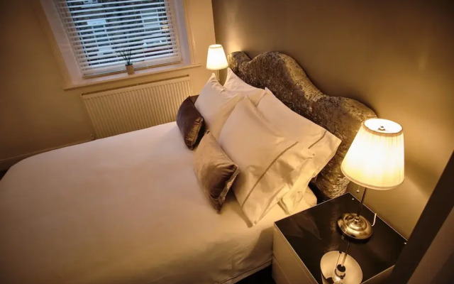 The Townhouse Simple2let Serviced Apartments