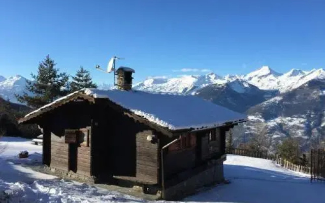 Rosso 38 Chalet