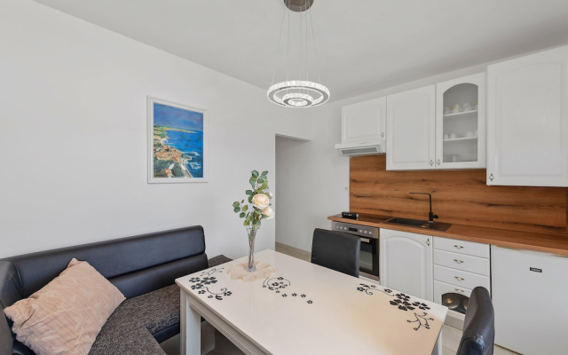 Superior Apartment Tania 15