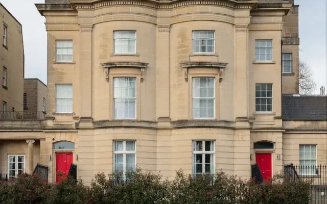 Modern Kings Road Executive Apartment