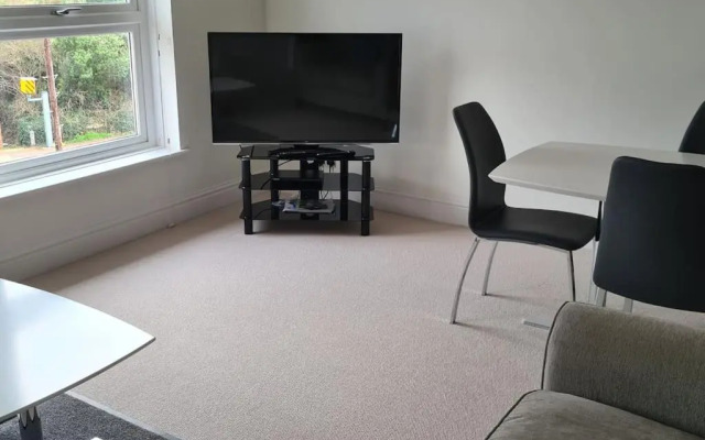 Beautiful 2-bed Apartment on Torquay seafront