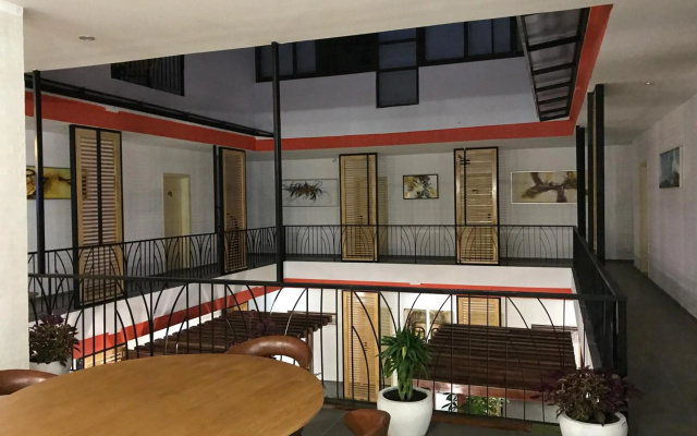 Benny's City Hotel