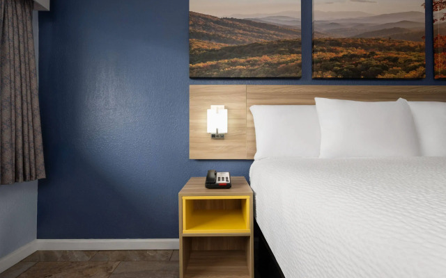 Days Inn by Wyndham Charlotte University