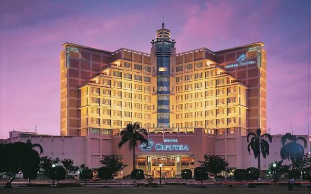 Hotel Ciputra Semarang вид на фасад