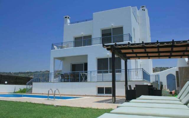 Отель Blue Coral Beach Villas вид на фасад
