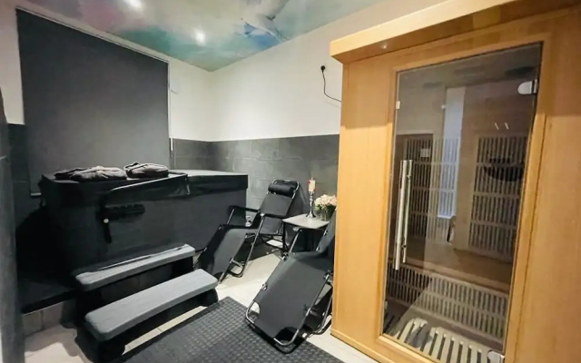 London Luxury Apartments with Jacuzzi Hot tub & Sauna