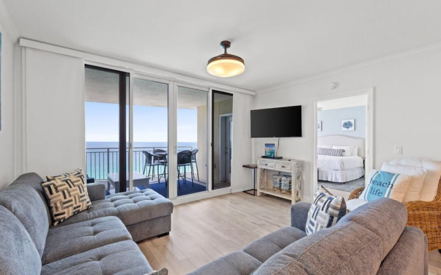 Emerald Beach 1736