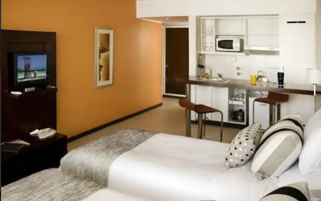 Cetro Real Condominium & Suites