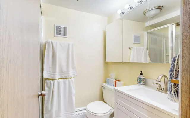 4BR Dog-friendly Home & Close to Mountains