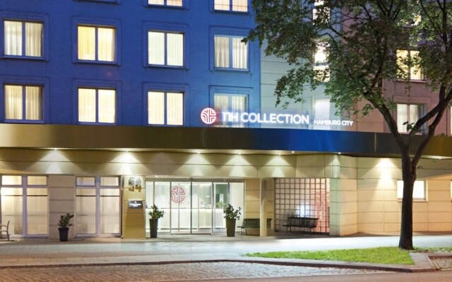 Отель NH Collection Hamburg City вид на фасад