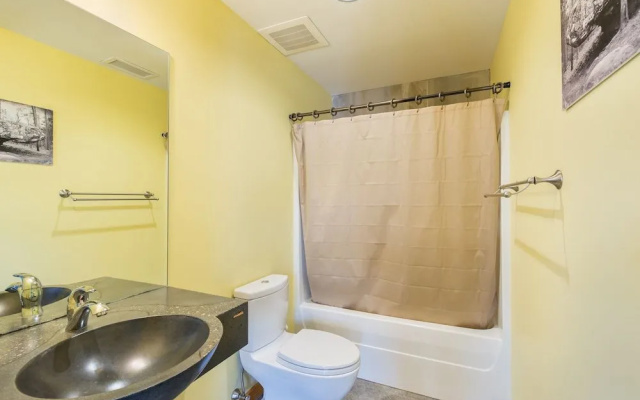 The Crash Pad - An Uncommon Hostel