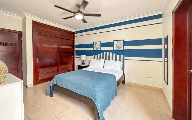 Beautiful 2 BR Apartment With BBQ