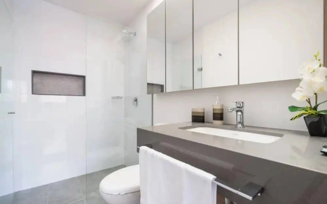 Go Living Suites - 603