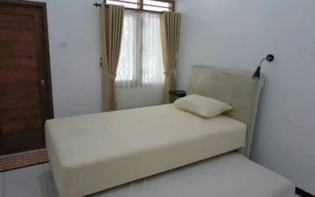 Guest House Griya Jambu 20