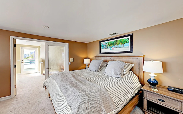 124 Oxnard - 3 Br Home