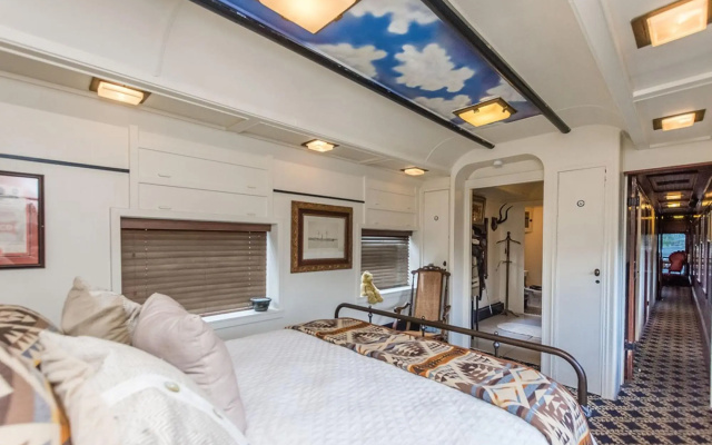 Pullman Train Car