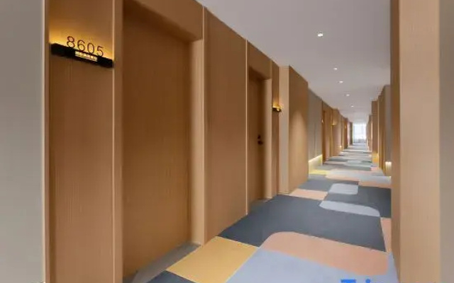 Shunqian Business Hotel