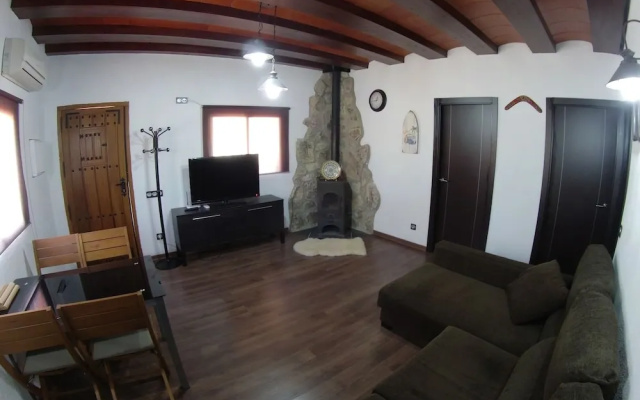 Bonito Chalet con Piscina Cerca del Mar