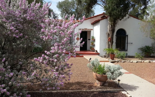 Sam Hughes Inn Bed & Breakfast