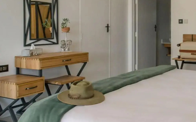 Waterfalls Lodge