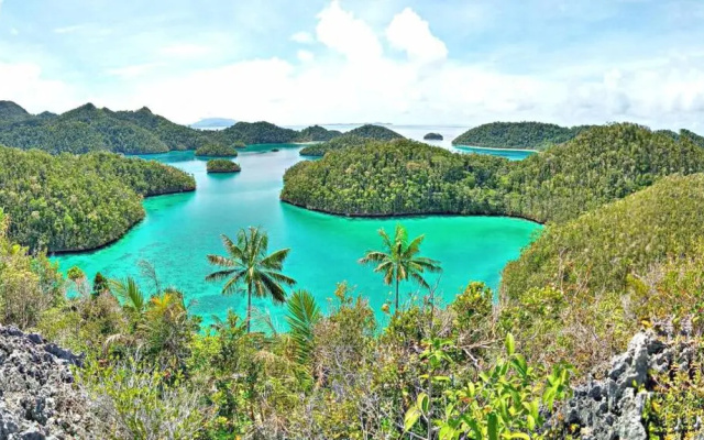 Raja ampat travel