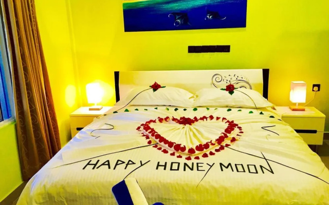 Отель Ithaa Inn Kamadhoo