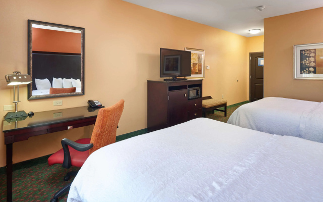 Hampton Inn & Suites Waco-South