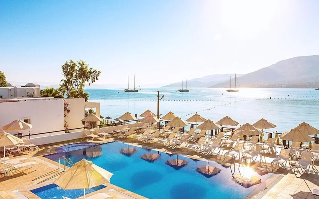 Mi Casa Beach Hotel