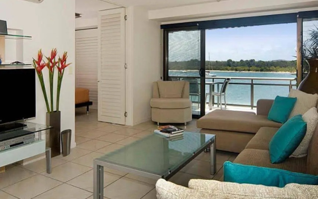 Commodore Apartments