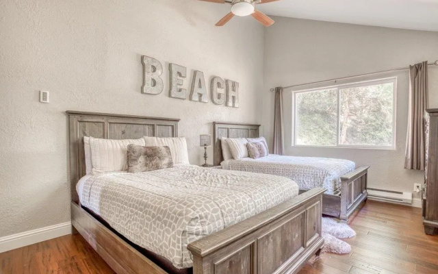 Stunning Ocean Views and Hot Tub Retreat - Elegant Coastal Sanctuary