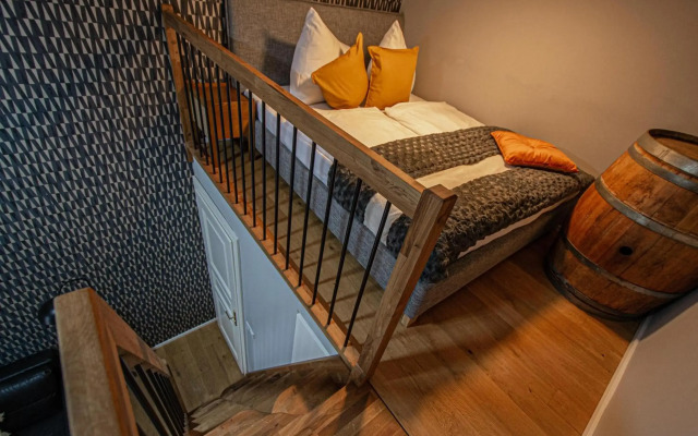 Main train station apartment close to the the Main Square!