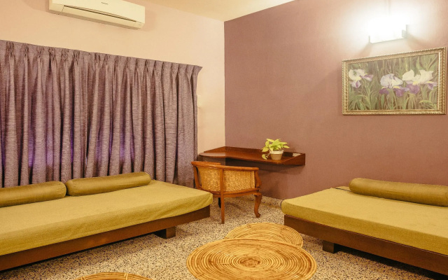 Hanu Reddy Residences Wallace Garden