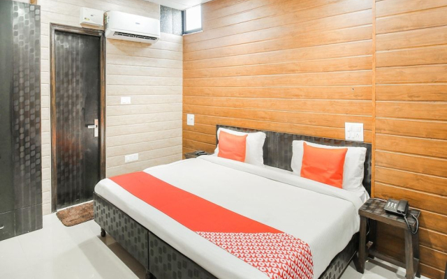 Oyo 46328 Hotel Anand Shri