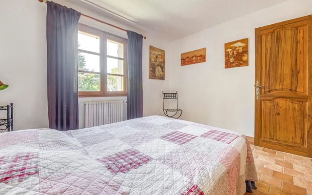 Alluring Holiday Home in Seguret With Private Swimming Pool