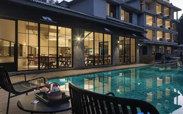 Yueshanju Jingshang Holiday Homestay ( Zhangjiajie National Forest Park)
