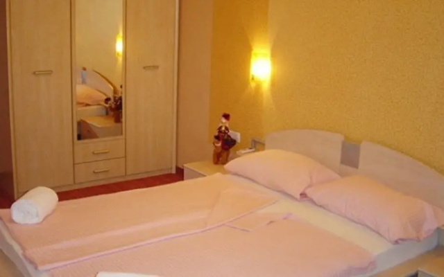 Aquarelle Hotel