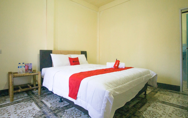 RedDoorz @ Mawun Street Kuta
