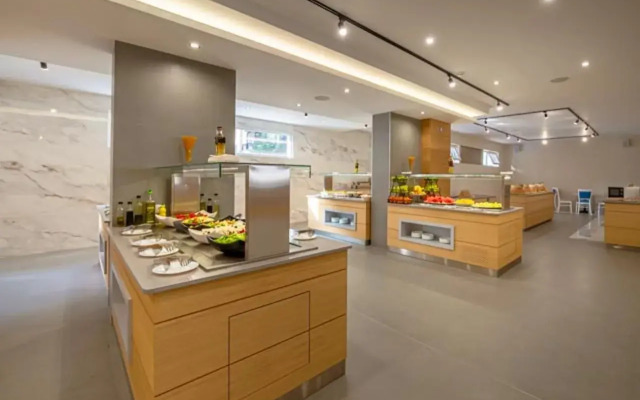 Martinez Aparthotel