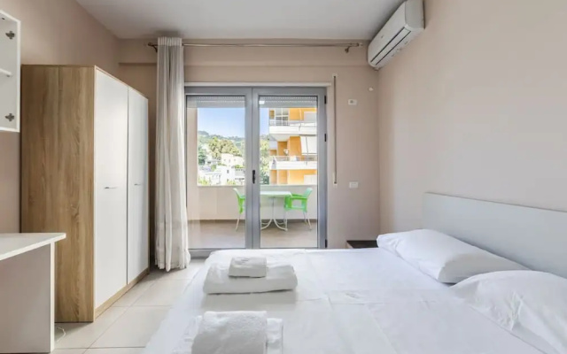 Lungomare Cozy Studio Beachfront in Vlor