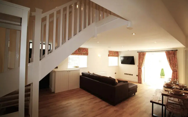 1 Bed Cottage - Plus Sofa Bed - Sleeps 4 - Pets
